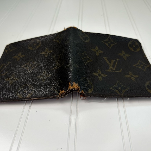 Louis Vuitton Multiple Pocket Wallet - Picture 9 of 16